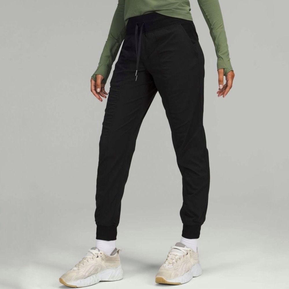 Lululemon | Dance Studio Mid-Rise Jogger Black Size 2‎
